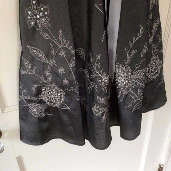 Oleg Cassini Charcoal Fit n Flare Embellished Dress in Charcoal sz 4 EUC - Picture 3 of 8